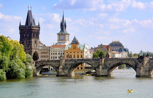 charles-bridge-3504485__340.jpg